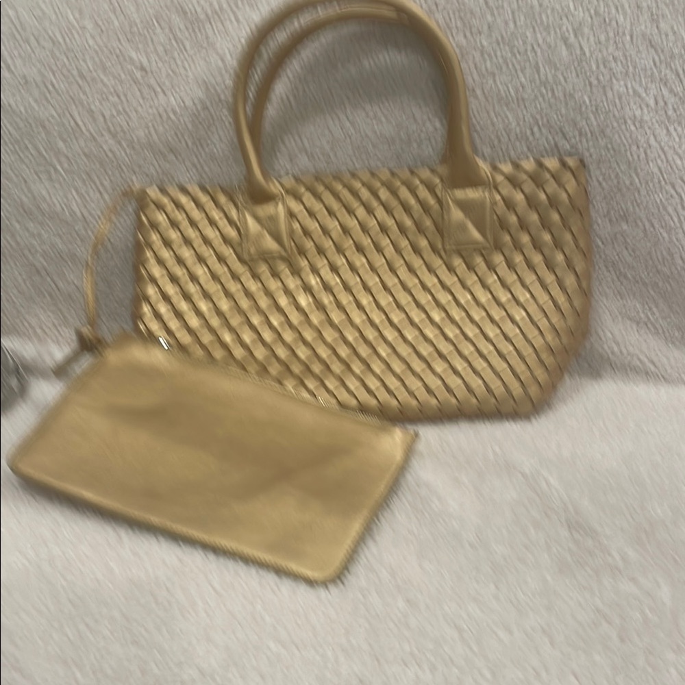Elegant Gold Woven Handbag Set